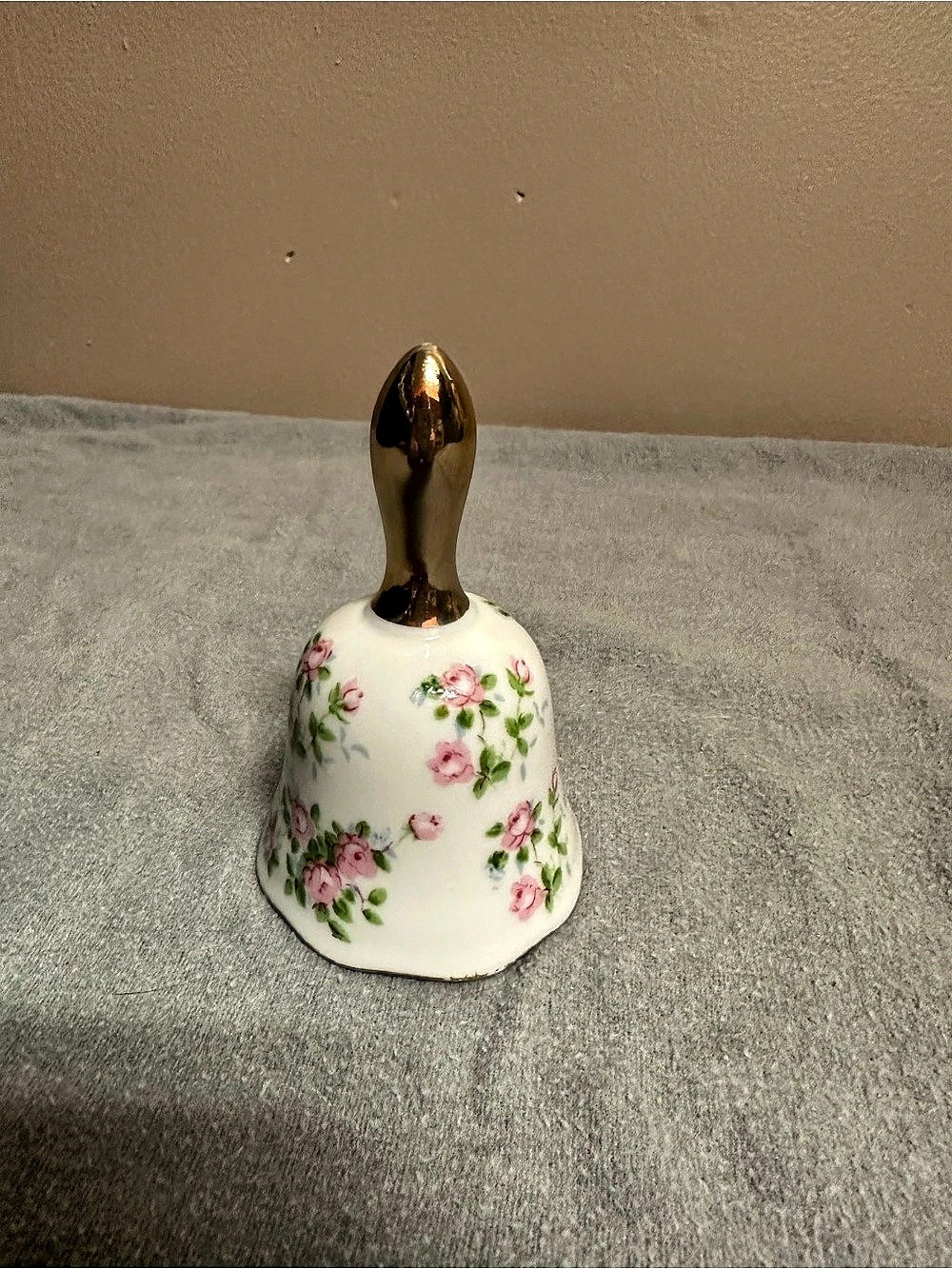 Royal Albert Old Country Roses Dinner Bell Floral White & Pink